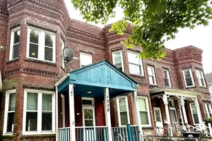 258 Walnut St, Holyoke, MA 01040 - Photo 1