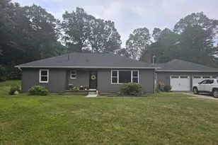 47 Flynt, Palmer, MA 01069 - Photo 1