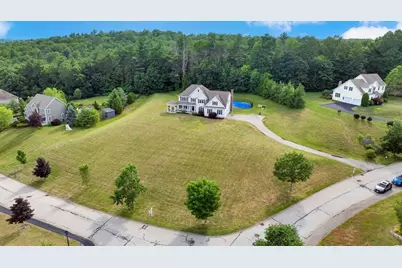 7 Meadow View Ln, Sturbridge, MA 01518 - Photo 1