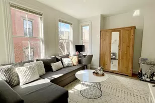 24 Anderson St, Boston, MA 02114 - Photo 1