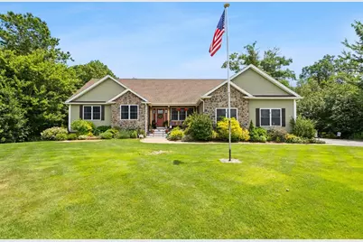 92 Buckingham Dr, Swansea, MA 02777 - Photo 1