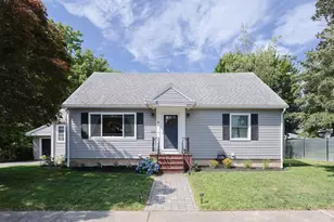 31 Davis St, Lawrence, MA 01843 - Photo 1