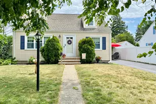 17 Howe St, Quincy, MA 02169 - Photo 1