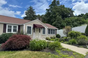 8 Grace Rd, Woburn, MA 01801 - Photo 1