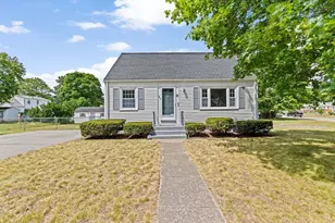 31 Durbeck Rd, Rockland, MA 02370 - Photo 1