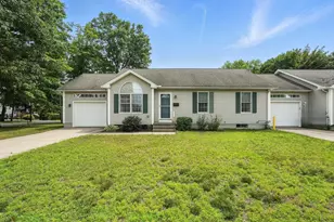 56 Pine St, West Springfield, MA 01089 - Photo 1