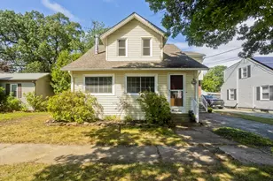 27 Michigan St, Springfield, MA 01151 - Photo 1
