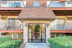 4 Williamsburg Ct, Shrewsbury, MA 01545 - Photo 1