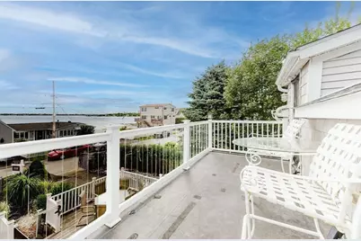 54 Bayview Ave, Fairhaven, MA 02719 - Photo 1