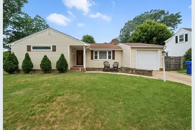 28 Holy Cross St., Springfield, MA 01104 - Photo 1