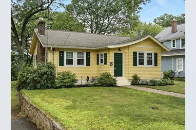 10 Thorndike St, Reading, MA 01867 - Photo 1