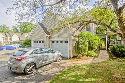 15 Castlegate Dr #A, Springfield, MA 01129 - Photo 1