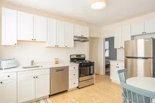 34 White Pl, Brookline, MA 02445 - Photo 1