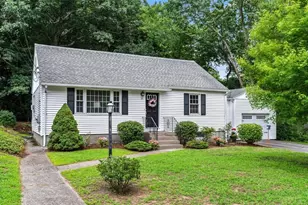 27 Whitla Dr, Worcester, MA 01604 - Photo 1