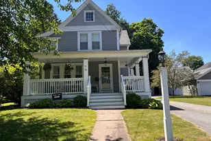 33 Montgomery Ave, Holyoke, MA 01040 - Photo 1