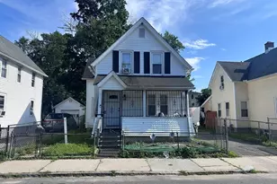 209 Tyler St, Springfield, MA 01109 - Photo 1