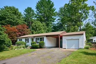 17 Brookwood Dr, Northampton, MA 01062 - Photo 1