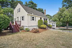 51 Oakwood Ave, Billerica, MA 01821 - Photo 1