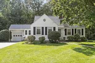 22 Lincoln Cir W, Andover, MA 01810 - Photo 1