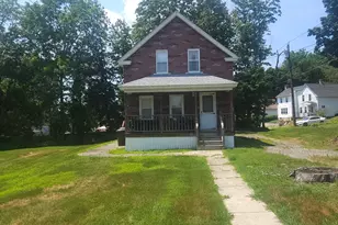 266 Oxford St N, Auburn, MA 01501 - Photo 1