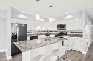 20 Carriage Hill Ln, Salem, MA 01970 - Photo 1