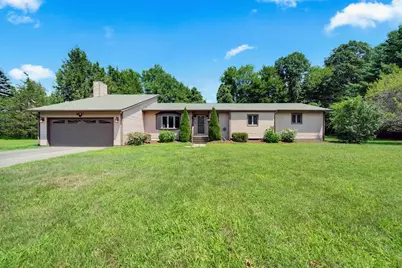 5 Country View Ln, Granby, MA 01033 - Photo 1