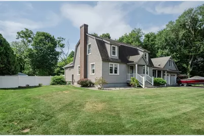 32 E Maple St, Easthampton, MA 01027 - Photo 1