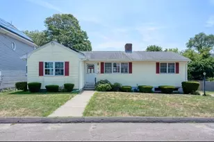 23 Marine St, Quincy, MA 02169 - Photo 1