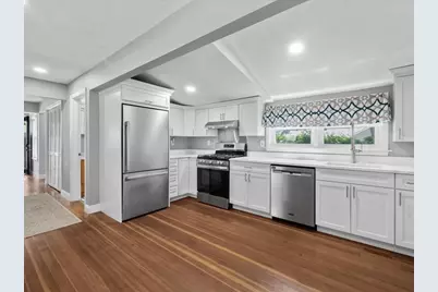 32 Oakwood Ave, Saugus, MA 01906 - Photo 1