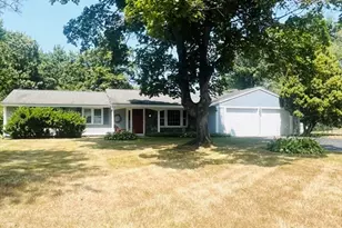 9 Bonanza Rd, Chelmsford, MA 01824 - Photo 1