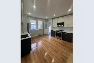 54 Hebron Ave #Right, Attleboro, MA 02703 - Photo 1