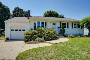 17 Pelham Rd, Waltham, MA 02453 - Photo 1