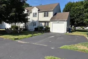 10 Ptarmigan Dr, Shrewsbury, MA 01545 - Photo 1