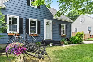 39 Velma Ave, Pittsfield, MA 01201 - Photo 1