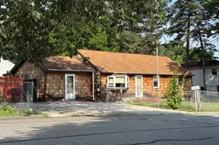 206 Burnham Rd, Lowell, MA 01852 - Photo 1