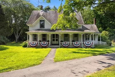 1091 Middleboro Ave, Taunton, MA 02718 - Photo 1