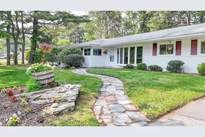 49 Barry Rd, Worcester, MA 01609 - Photo 1