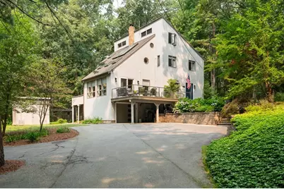354 Center St, Groveland, MA 01834 - Photo 1