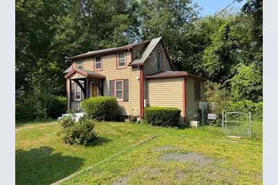 260-1/2 Davis St, Greenfield, MA 01301 - Photo 1