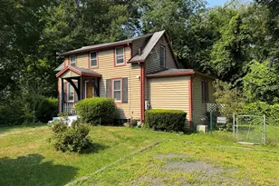 260-1/2 Davis St, Greenfield, MA 01301 - Photo 1