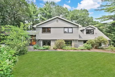 8 Fox Hill Dr, Wilbraham, MA 01095 - Photo 1