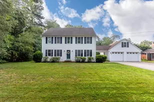 29 Pilgrim Rd, Duxbury, MA 02332 - Photo 1