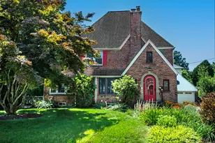 240 Madison Ave W, Holyoke, MA 01040 - Photo 1