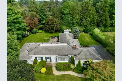 35 Hillcrest Drive, Northampton, MA 01062 - Photo 1