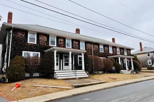 31 Seaview St, Plymouth, MA 02360 - Photo 1