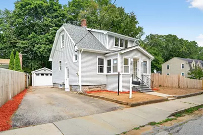 32 Glendale Ave, Uxbridge, MA 01569 - Photo 1