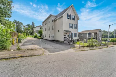 8 Newport St #2, Worcester, MA 01605 - Photo 1