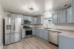 29 Brentwood St, Malden, MA 02148 - Photo 1