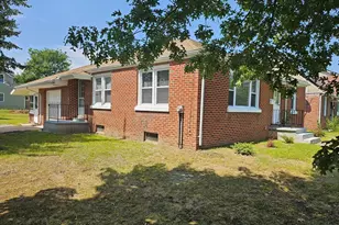 96 Chesterfield Ave, Springfield, MA 01118 - Photo 1