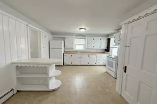 18 Taunton St, Plainville, MA 02762 - Photo 1